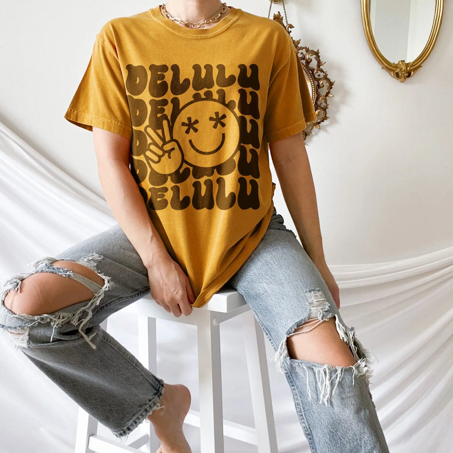 Delulu - Peace Out | Unisex T-shirt